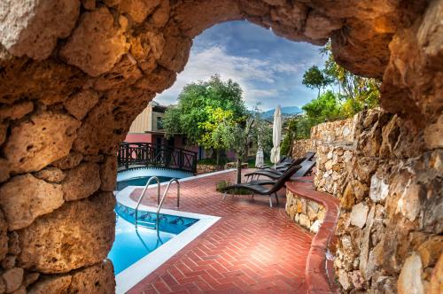 Kallisti Hotel - image 12