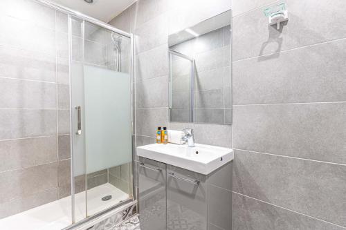 18 Luxury Parisien Home Montorgueil 2 - image 14