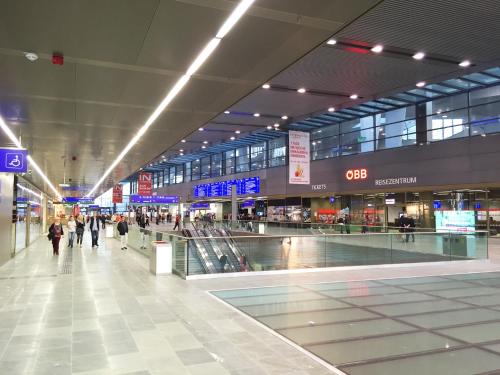 SKY9 Penthouse Apartments - image 9