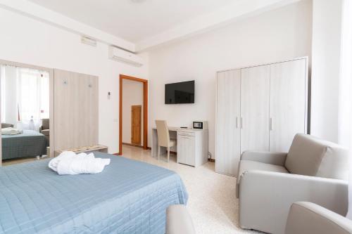 1 double bed, 1 sofa bed