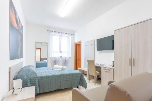 1 double bed, 1 sofa bed
