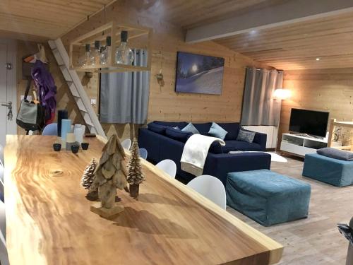 Chalet de 4 chambres avec jardin et wifi a La Lechere a 1 km des pistes