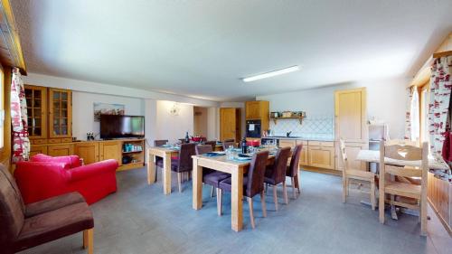6 bedrooms, 12 beds