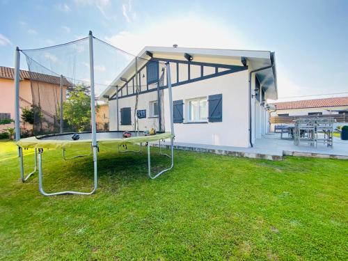 Proche plage, Maison Tarnos avec piscine de 130m2 gîte à louer Ségovie