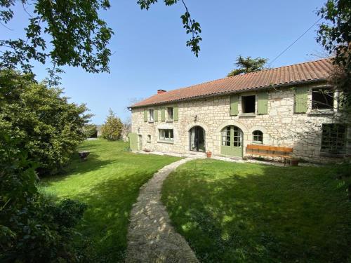 Maison de rêve avec piscine au milieu des vignes