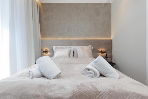One-Bedroom Apartment image 9