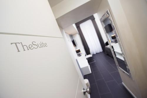 Grey&White B&B - image 3