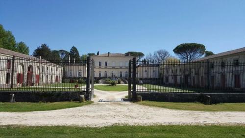 Demeure de 5 chambres avec jardin clos et wifi a Tombeboeuf - Location saisonnière - Tombeboeuf