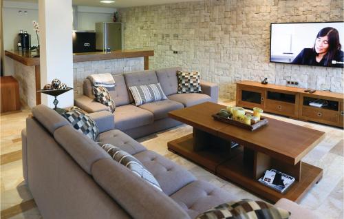 Holiday Home Mijas Costa with Hot Tub I - image 12