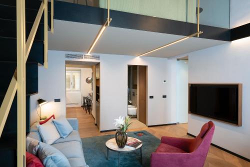 Arts & Crafts Apartments - image 2
