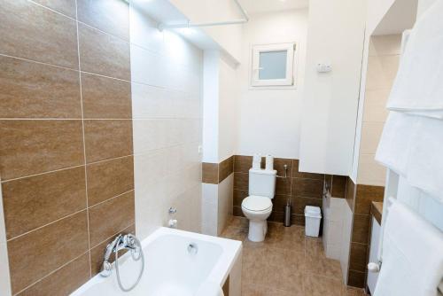 Newly refurbished home at superb location - image 8