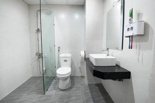 Standard King Room image 1