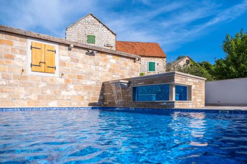 Luxury house David with heated pool, jacuzzi and sauna