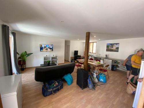 Charmant logement de groupe au centre d'Azay gîte à louer Marnay