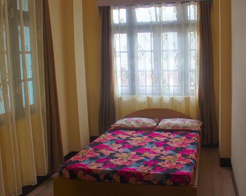 Apartment with Mountain View room in DukeRaj Homestay