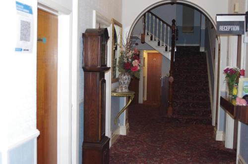 Eastmount Hall Hotel - image 5