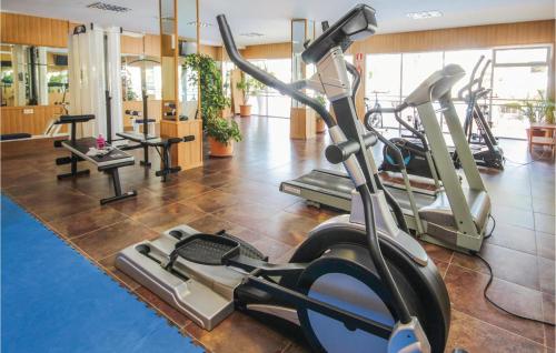 Two-Bedroom Holiday Home in Marbella-Las Chapas - image 10
