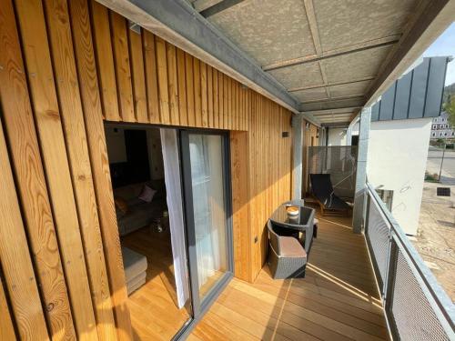 Luxusní apartmán GRAND v centru Harrachova se saunou, wallboxem EV, parkováním zdarma, Netflix a HBO, velkým balkonem a výhledem na Čertovu horu ,sjezdovku a skokanské můstky Luxusní apartmán GRAND v centru Harrachova se saunou, wallboxem EV, parkováním zdarma, Netflix a HBO, velkým balkonem a výhledem na Čertovu horu ,sjezdovku a skokanské můstky