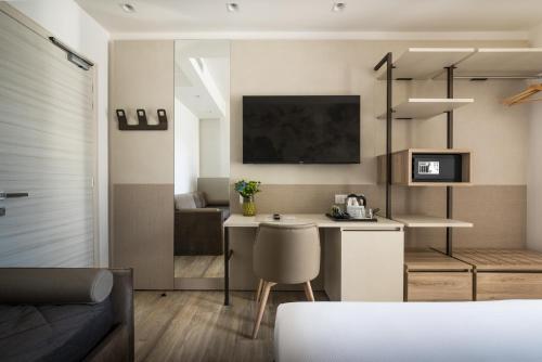 Double Room image 8