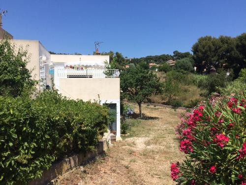 花園, Studio 28m2 climatisé,WIFI, proche des calanques,plages (Studio 28m2 climatise,WIFI, proche des calanques,plages) in 拉西奧塔