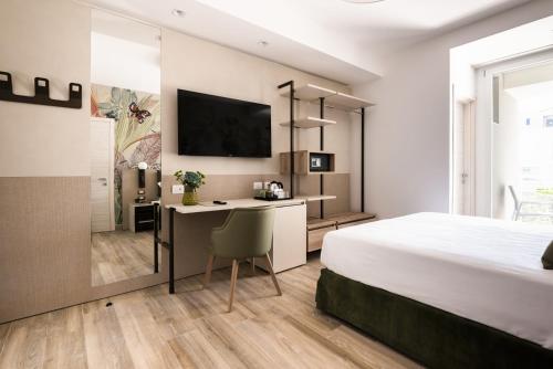 Double Room image 5