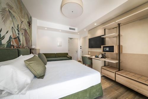 Double Room image 4