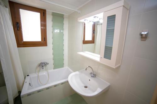 Bay View Apts II - image 12