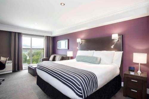 Grand Room, 1 King Bed, Park View