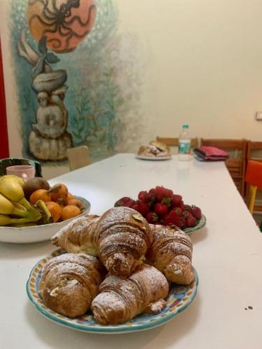식음료(F&B), 6 Small Rooms in 나폴리