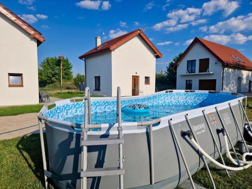 Zwembad, Z Widokiem na Wydmę (Z Widokiem na Wydme) in Lokciowe