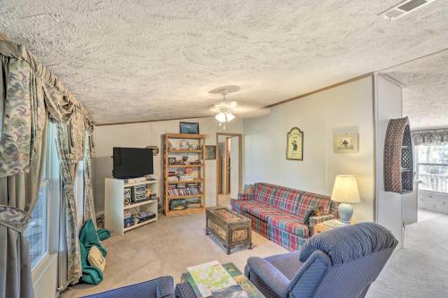 . Bright Steinhatchee Home: Proximity to Ocean!
