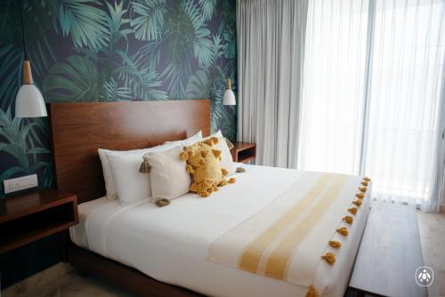 1 king bed, 1 sofa bed