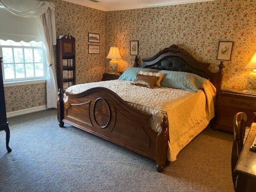 The Cypress Inn in Conway, USA