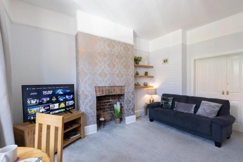 Apartment 32