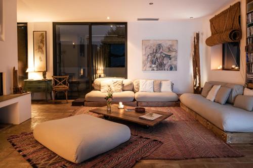ห้องส่วนกลางสำหรับนั่งเล่น/ดูทีวี, Altanure Casa Terra - Ecological Holiday & Retreats Villa in ซานโตเอสเตเวา
