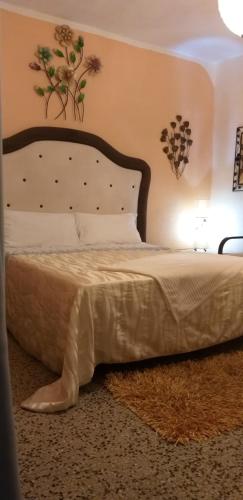 La cascina della grotta di tufo