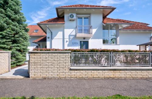 Villa Tara Bük