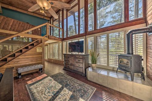 Grand Ruidoso Hideaway with Game Room and Hot Tub - image 14