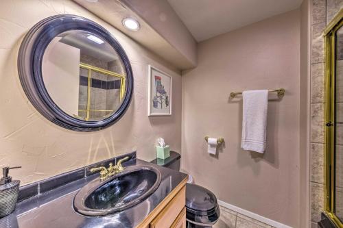 Grand Ruidoso Hideaway with Game Room and Hot Tub - image 4