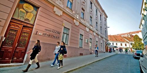 Sisäänkäynti, CentrAlom Apartman in Pécs