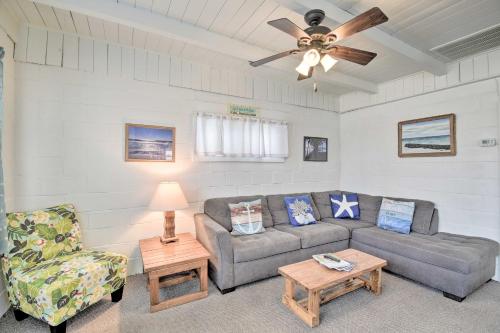 Bright Myrtle Beach Bungalow Steps to the Beach! - image 12