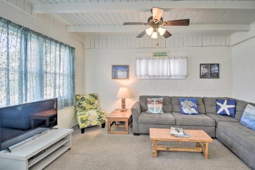 Bright Myrtle Beach Bungalow Steps to the Beach! - image 13