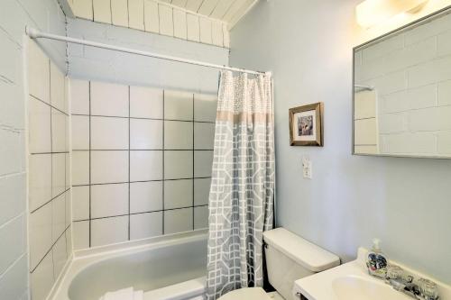 Bright Myrtle Beach Bungalow Steps to the Beach! - image 13