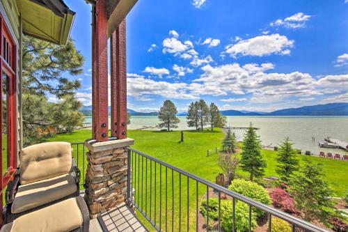Expansive Sandpoint Lake House with Hot Tub! in Culver (ID)