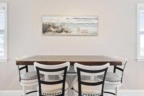 設施, Spectacular 3 BR Condo One Block to the Beach in 雙桅船市 (NJ)