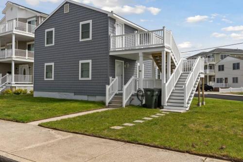 外部景觀, Spectacular 3 BR Condo One Block to the Beach in 雙桅船市 (NJ)