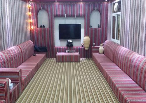 Shared lounge/TV area, استراحة ابهار in Al Kamil Wal Wafi
