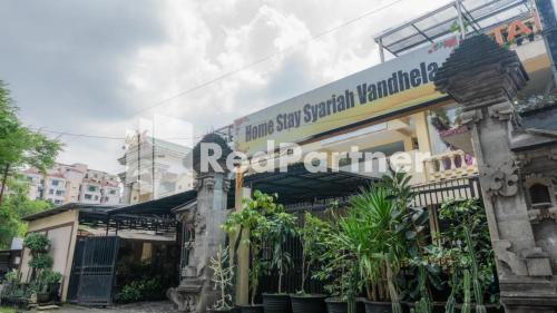 Vandhela Homestay Syariah Mitra RedDoorz – Surabaja, ID