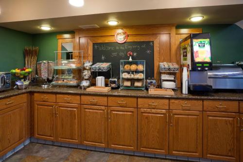 Restaurant, AmericInn by Wyndham Thief River Falls in Thief River Falls (MN)