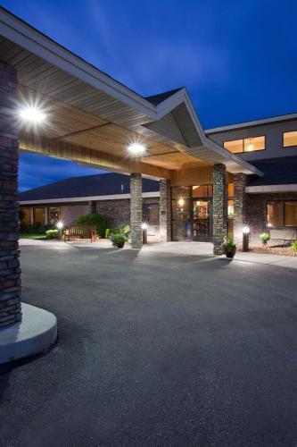 Entrance, AmericInn by Wyndham Thief River Falls in Thief River Falls (MN)